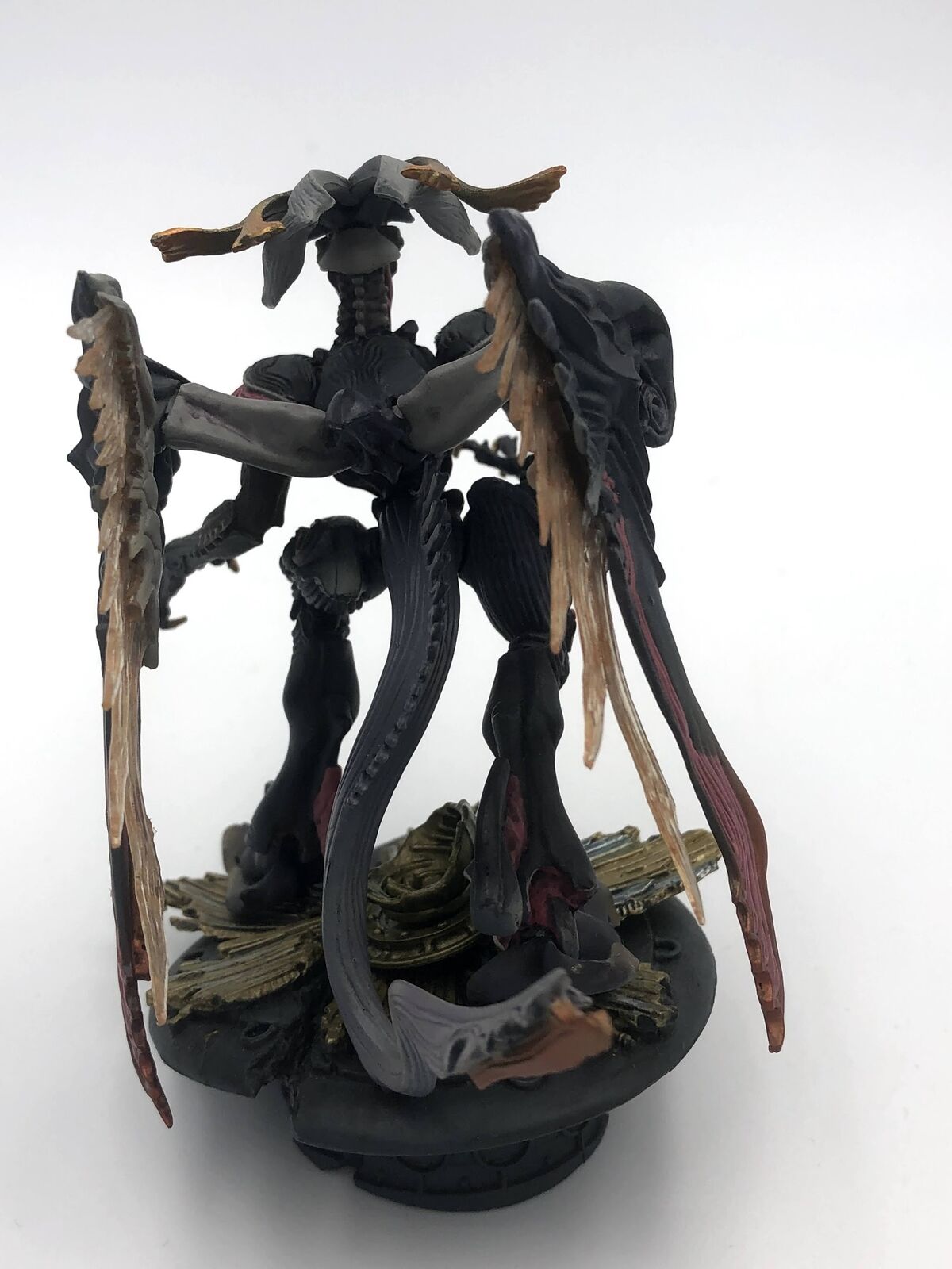 Final Fantasy Creatures Kai Bahamut SIN figure Final Fantasy VII Advent Children