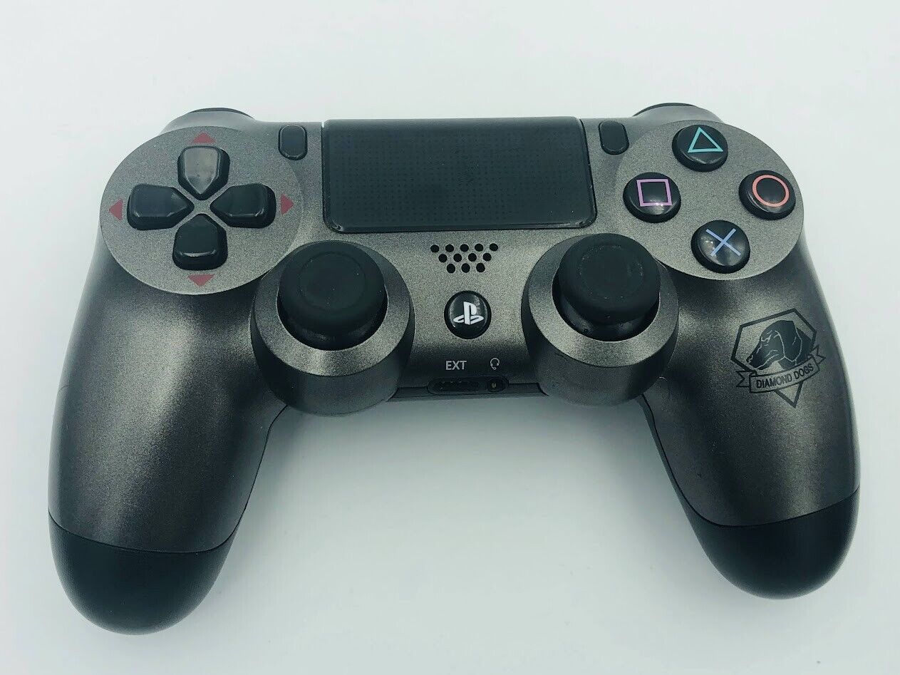 Metal Gear Solid V Dual Shock 4 Limited Edition Controller PS4 Phantom CUH-ZCT1J