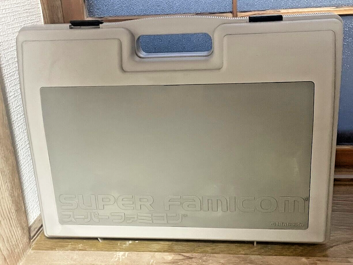 Super Mario World Nintendo Super Famicom hard plastic carrying storage case 1990
