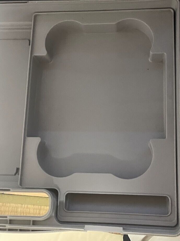 Super Mario World Nintendo Super Famicom hard plastic carrying storage case 1990