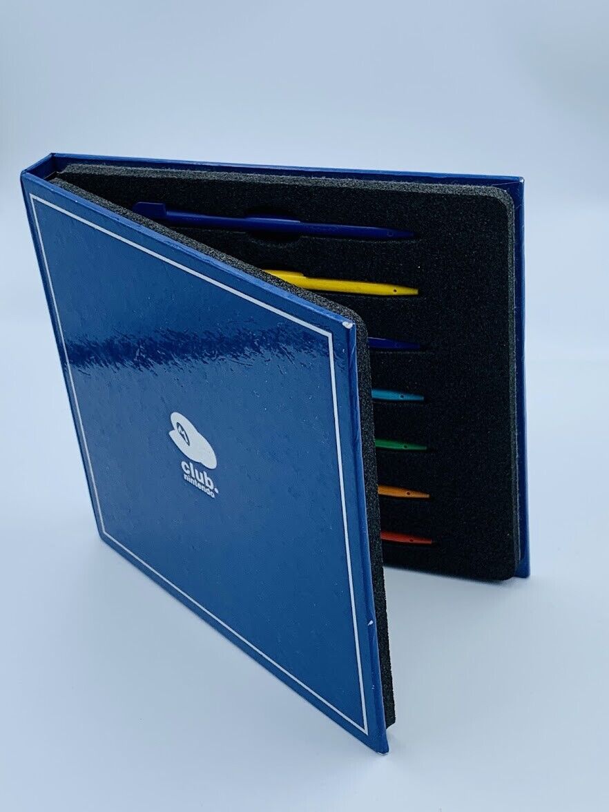 Club Nintendo DS 9-Cartridge/7-Color Stylus Blue Carrying Case travel 3DS folder