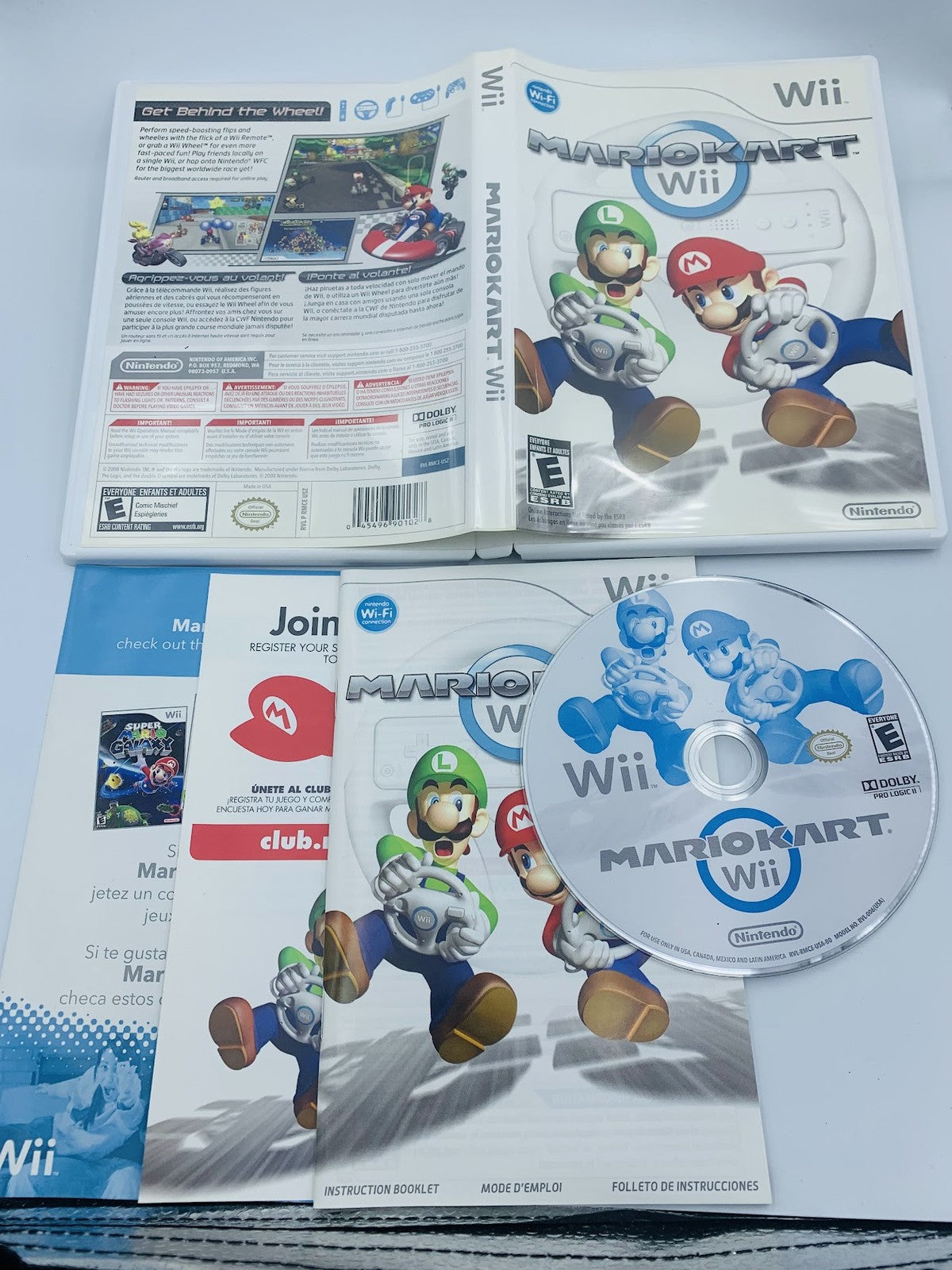 Mario Kart Wii Nintendo Wii USA version COMPLETE with case and manual cart race